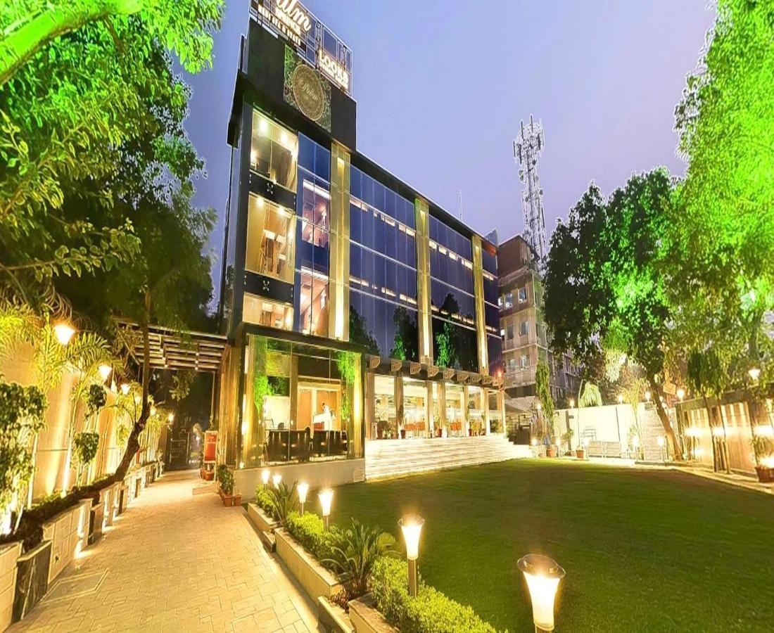 The Palm Spring A Boutique Hotel Naraina New Delhi Exterior photo
